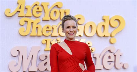 Rachel McAdams displays underarm hair in new photo shoot